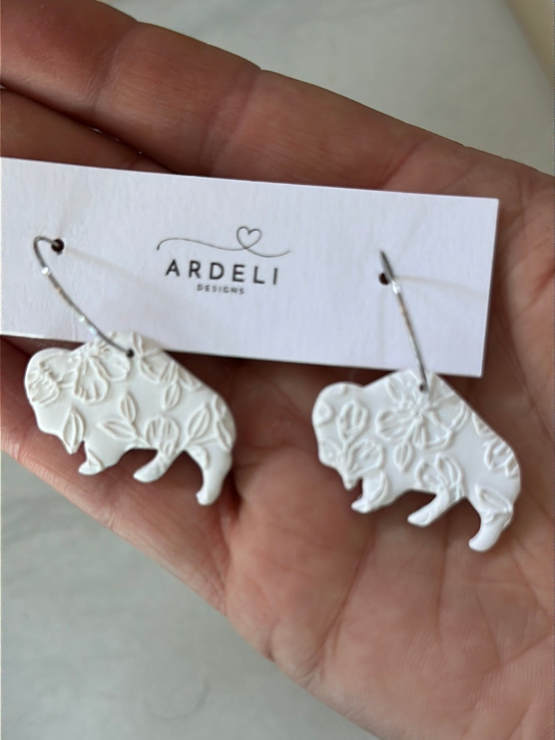 “Buffaluv” White Floral Bison Heart Gold Plated Sm Hoop Earrings